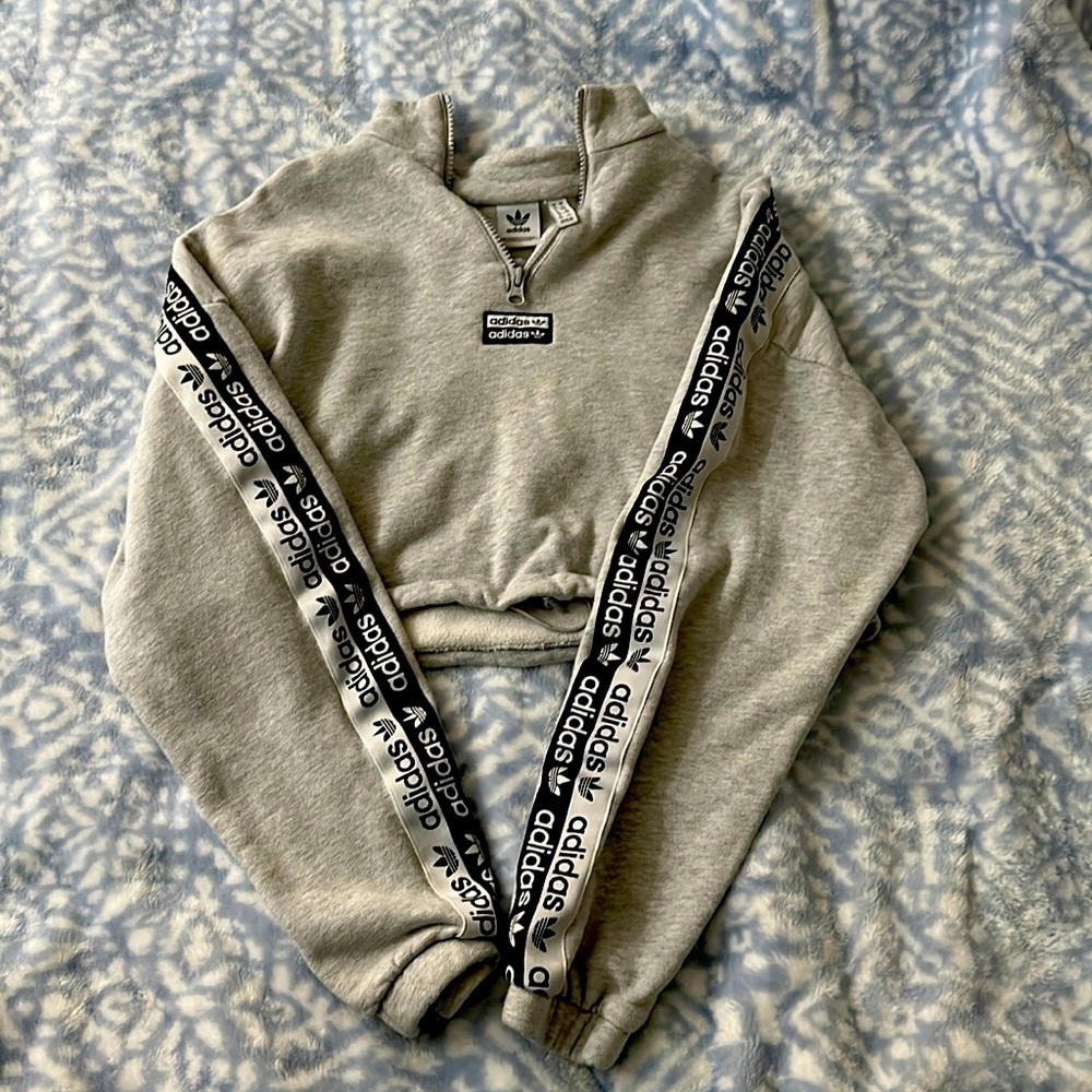 Slightly worn Adidas Cropped Sweater with drawstring